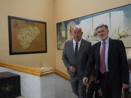 Imagen Francisco Vázquez hace su primera visita institucional como presidente de las Cortes de Castilla y León a la Diputación de Segovia