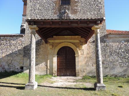 Imagen Portada barroca de la iglesia de San Pedro de El Valle